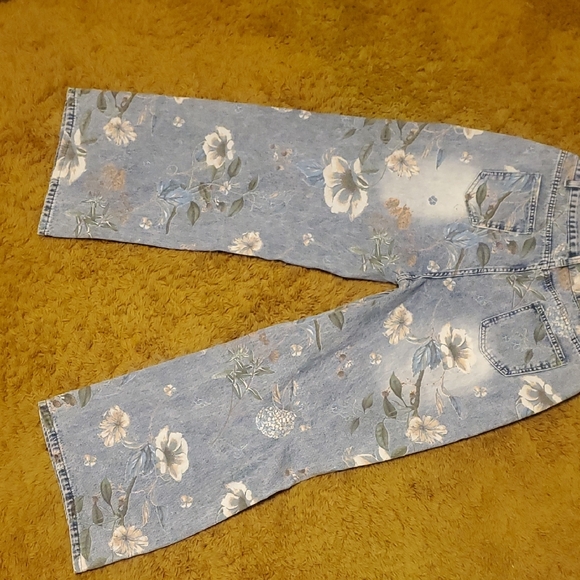 SHEIN Denim - SHEIN Floral Patterned Blue Jeans 10/12